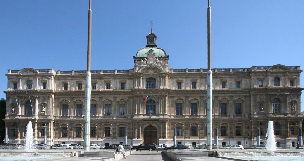 Joli T2 Moderne Au Coeur De Marseille - Place Castellane Marselha Exterior foto